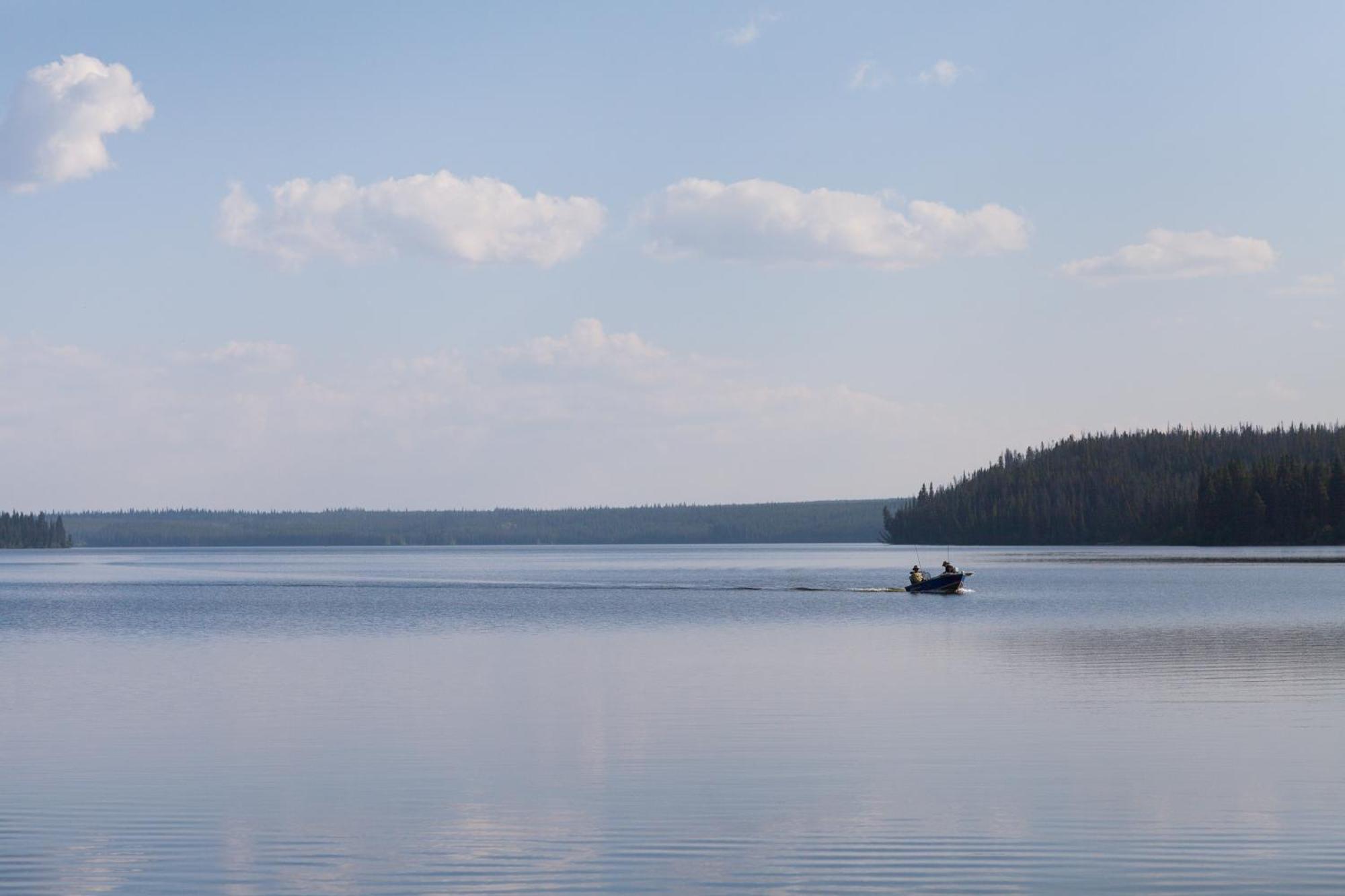 Red Cariboo Resort Anahim Lake Bagian luar foto